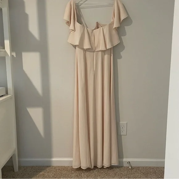 Fame and Partners Cream Gown Off the Shoulder Fitted Waist Size M High Slit - Picture 7 of 16